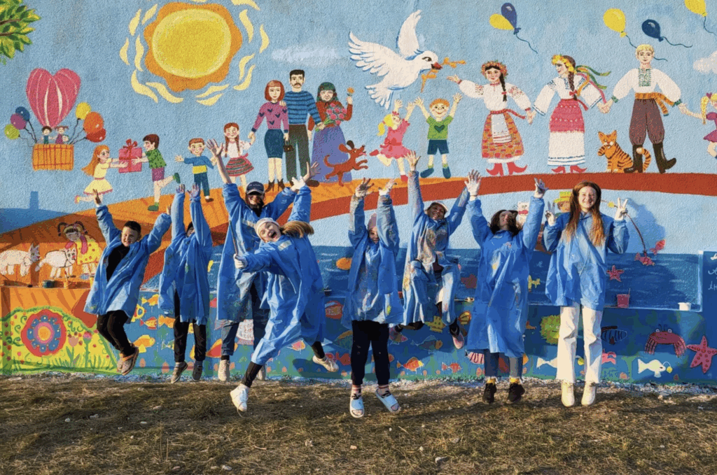 Ukrainian artists use mural art to unite displaced and host communities 
